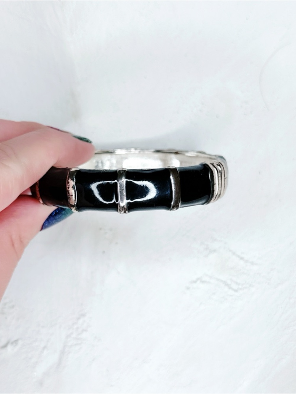 440u. Black Enamel Hinge Bracelet Size 7